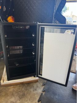 Mini fridge