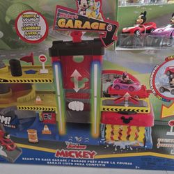 Disney Junior Mickey Mouse Ready to Race Garage