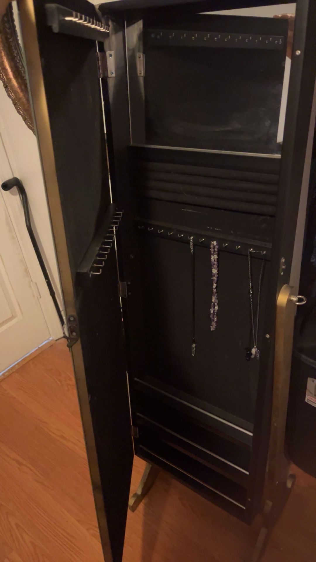 Standing Jewelry Mirror