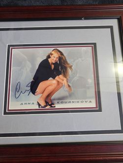 Anna Kournikova signed picture in frame