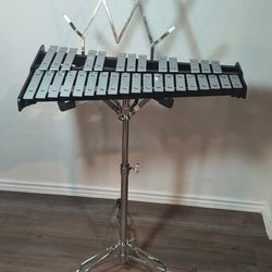 Mr. Power 32 Note Glockenspiel Bell Set. With Practice Pad.