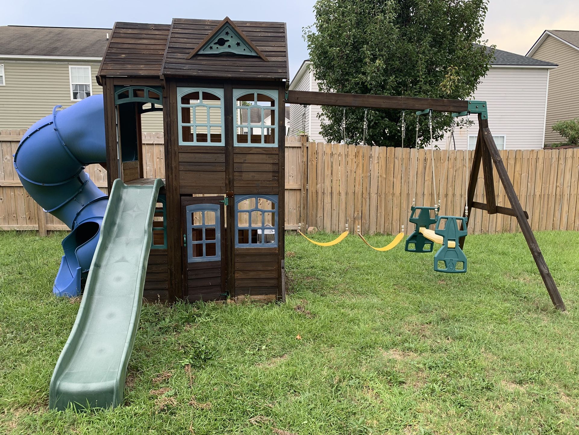 Wooden Backyard Playset Swing set