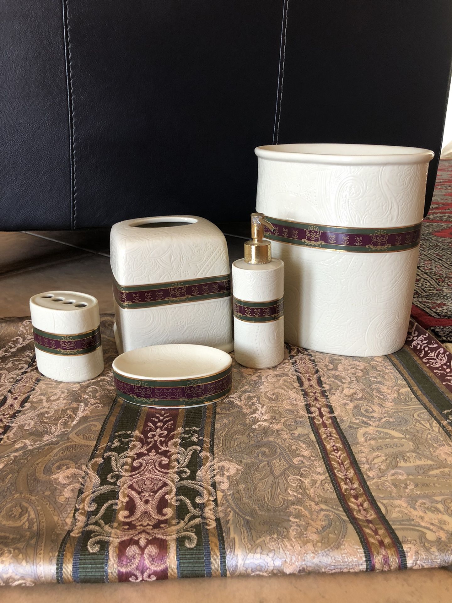 Croscill Complete Bathroom Set