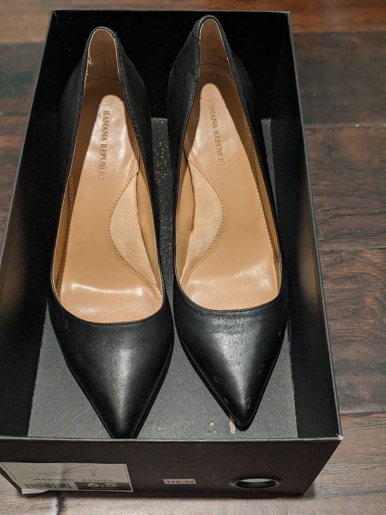 Banana Republic Madison Pumps