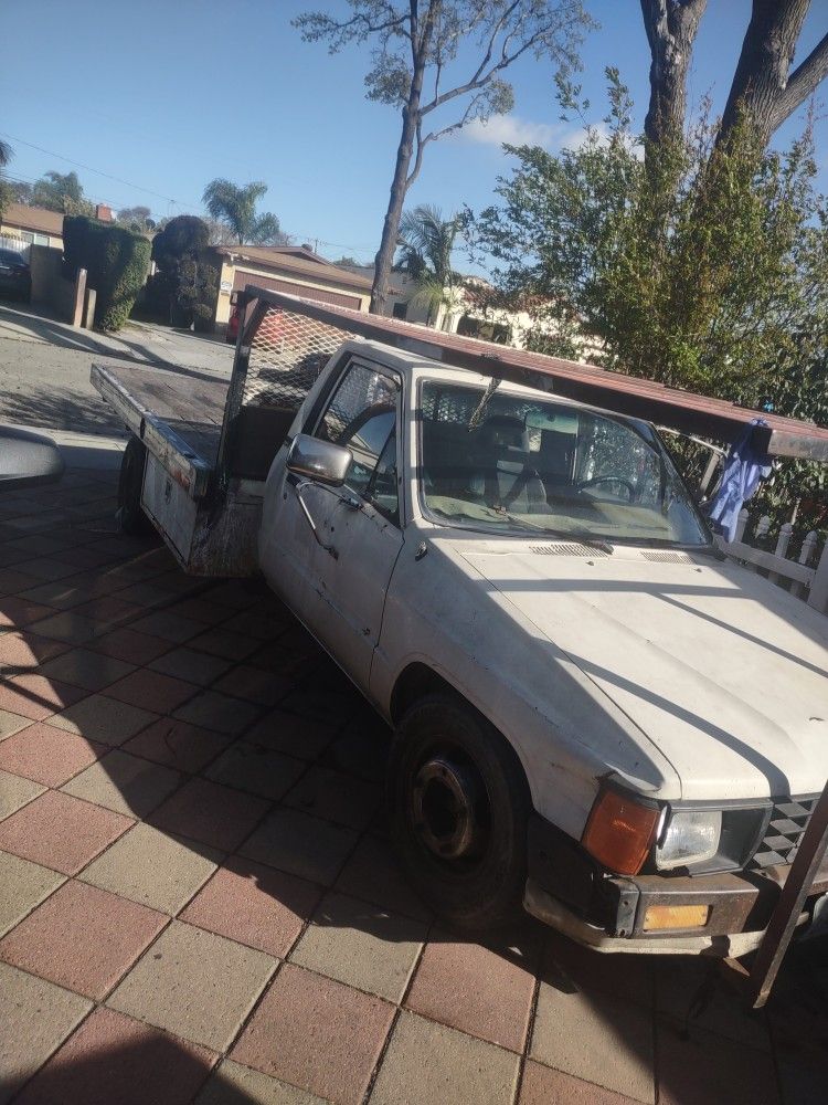 💯🔥💯🔥 $5200 Toyota 1985 Lista Para Trabajar Ofresca Mejor Oferta Me Urge Venderla $5200 🔥🔥💯💯