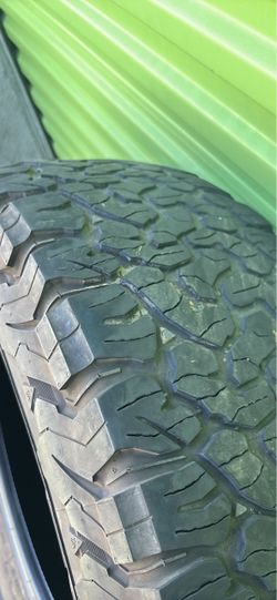 KO2 BF Goodrich tires 285/70/17
