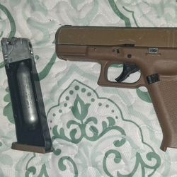CO2 BB GLOCK 19X (With Extra BB's & CO2)