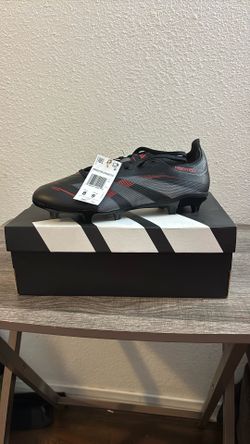 Adidas Predator (8Mens) (9women’s)