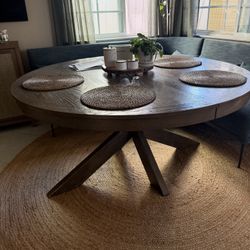 Round Table With 2 Extra Middle Extenders 