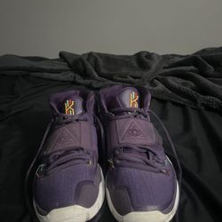 Kyrie 6 Size 13 