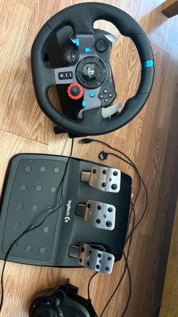 Logitech G29 Racing Wheel w/ Pedals & Shifter, Wired USB, PS4, Black
