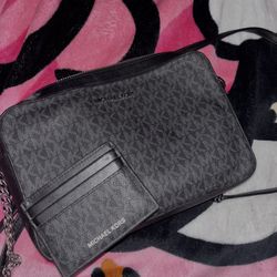 MICHAEL KORS PURSE AND CARD HOLDER