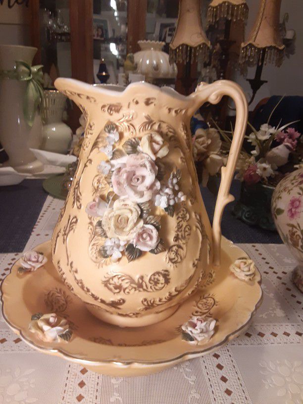  ANTIQUE  or VINTAGE  Pitcher And Bowl  THIS IS  old Fashioned  BEAUTY 11INCHES TALL 