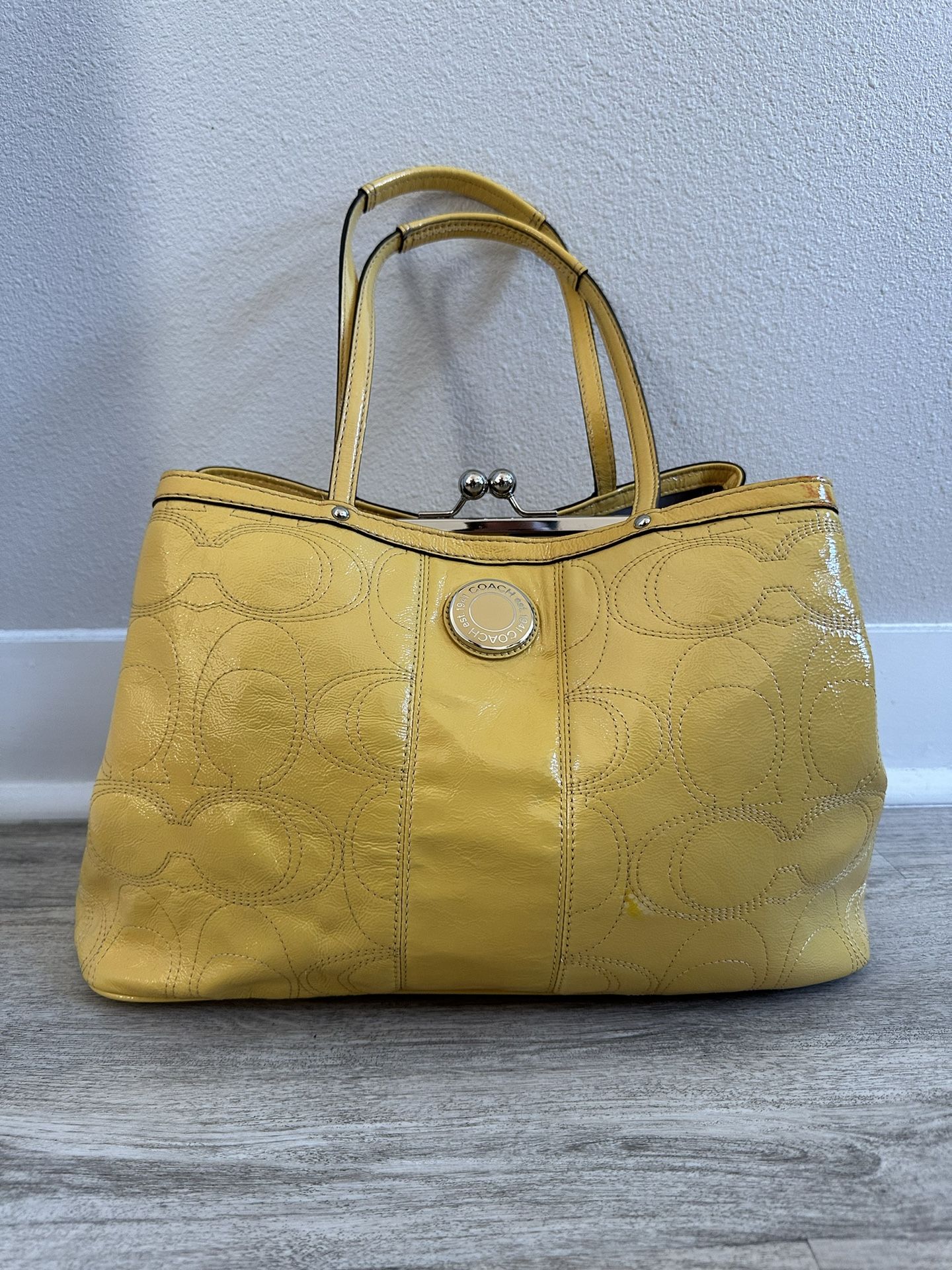 Coach F19215 Yellow Patent Leather Logo Kiss lock Carryall Purse Bag Stitched C