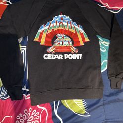 Vintage Cedar Point The Magnum Sweatshirt Women’s Small Black Long Sleeve USA