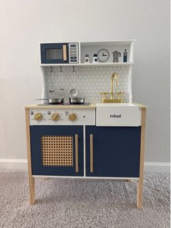 Play Kitchen - BRAND NEW