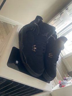 Black cats Jordan 4s size 4y