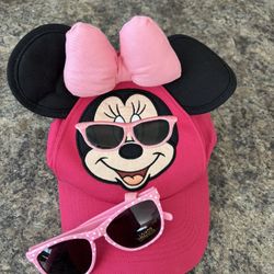 Disney Minnie Mouse Hat with sunglasses 