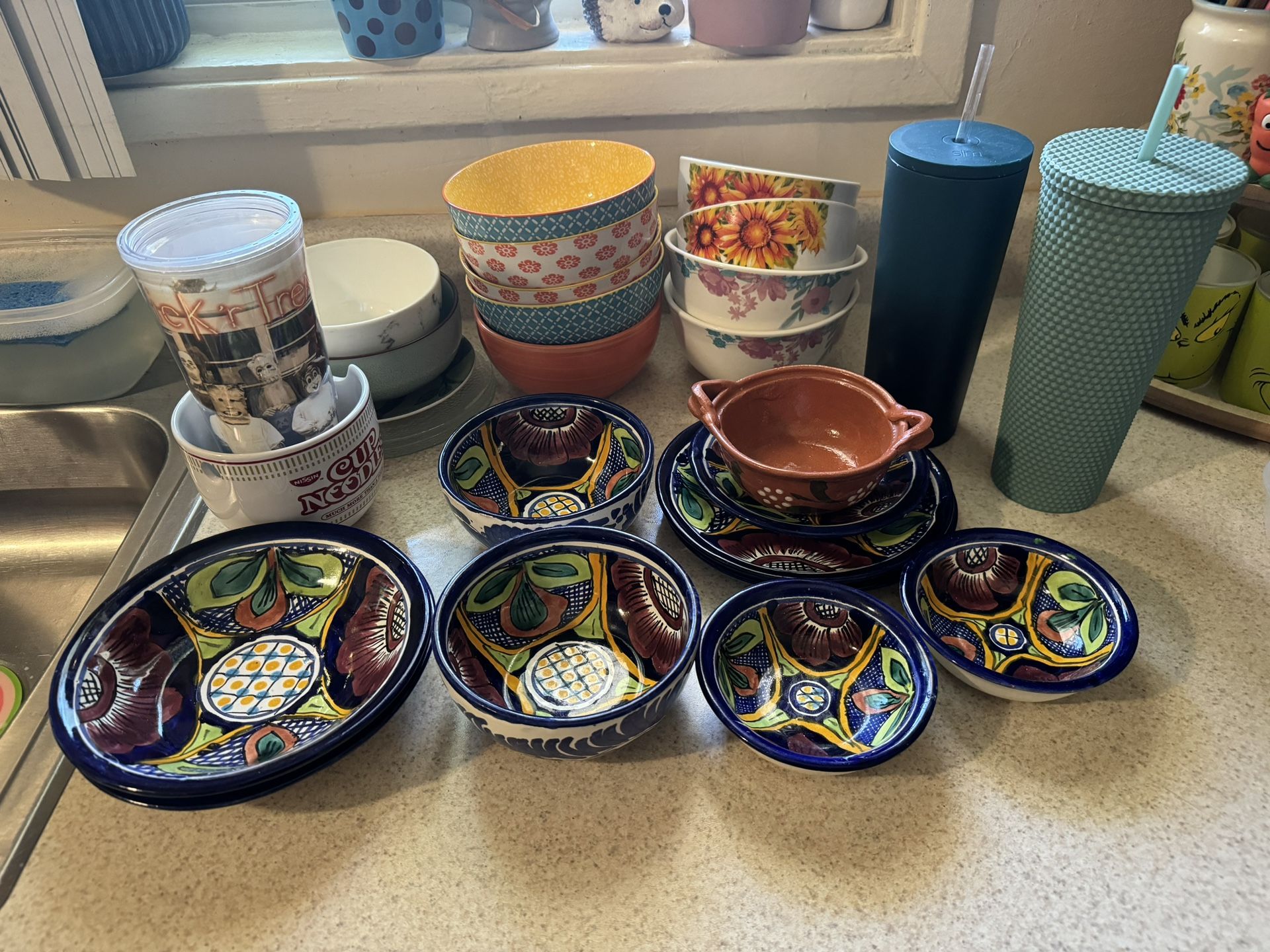 Kitchen Plates Sets / Used -good / I’m Adding More Plates To The Bundle 