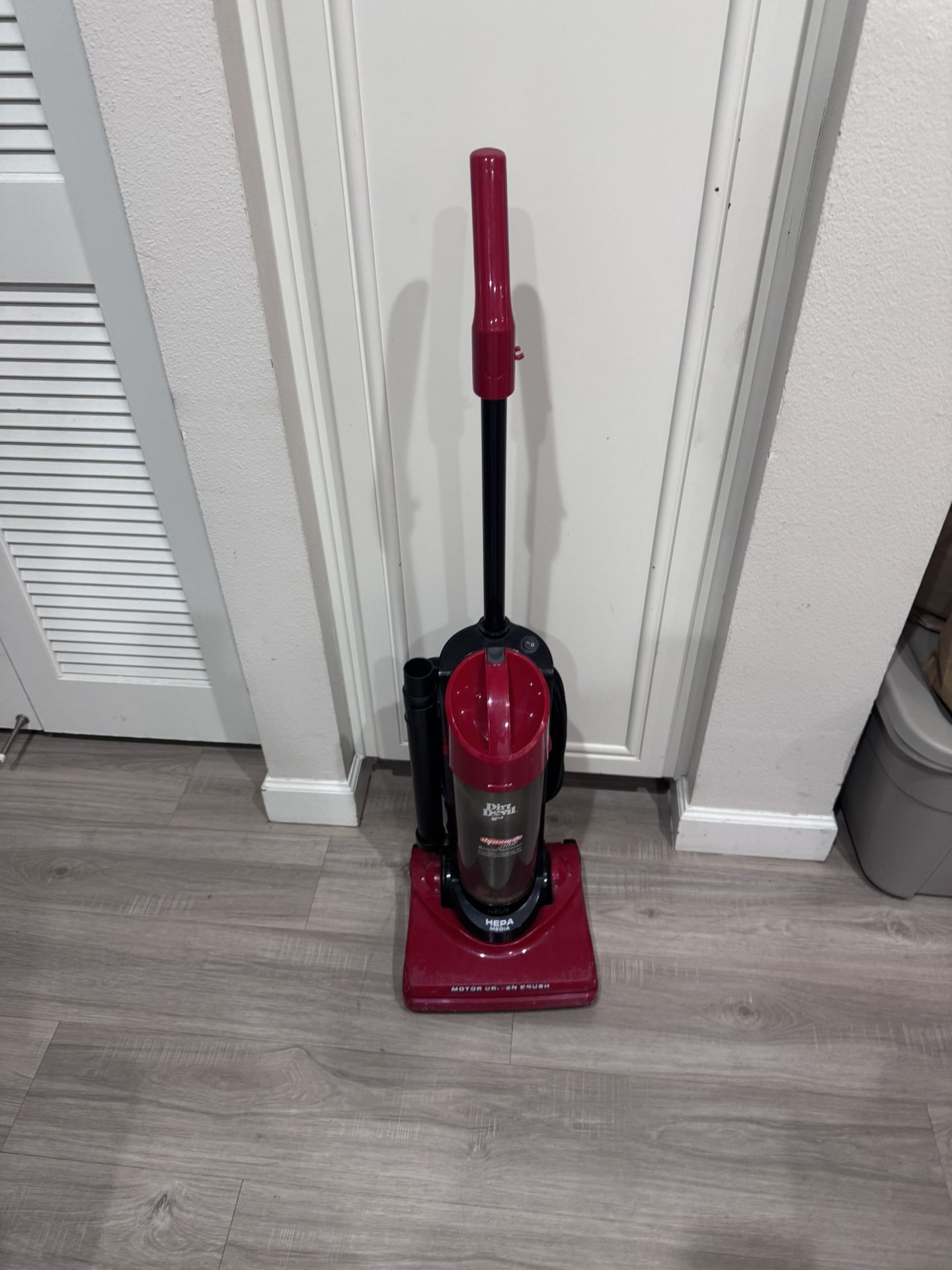 Dirt Devil Upright Vacuum – Bagless HEPA, Works (One Wheel Stiff) 