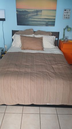 queen sized bed set