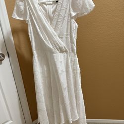 Nice White Dress. Ideal For Confirmation/ First Communion.  Worn Once.  Almost New. Size 4