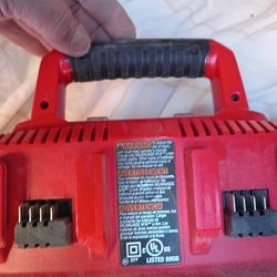 Milwaukee Multi Port Charger M18