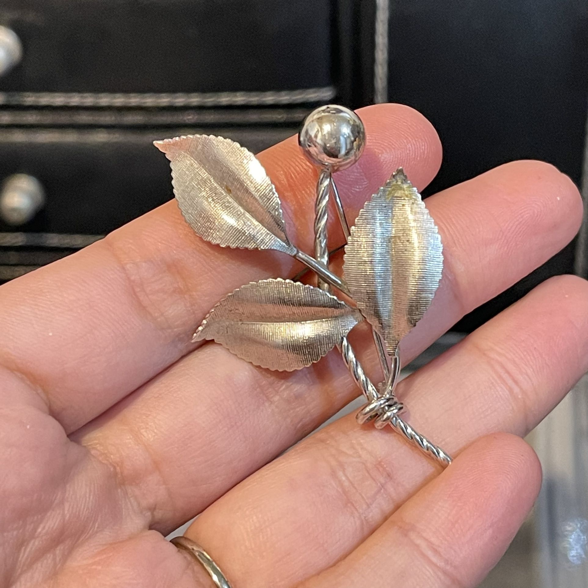 Sterling silver vanDell leaf pin brooch