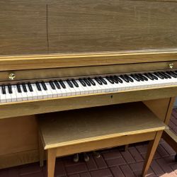 Baldwin Piano