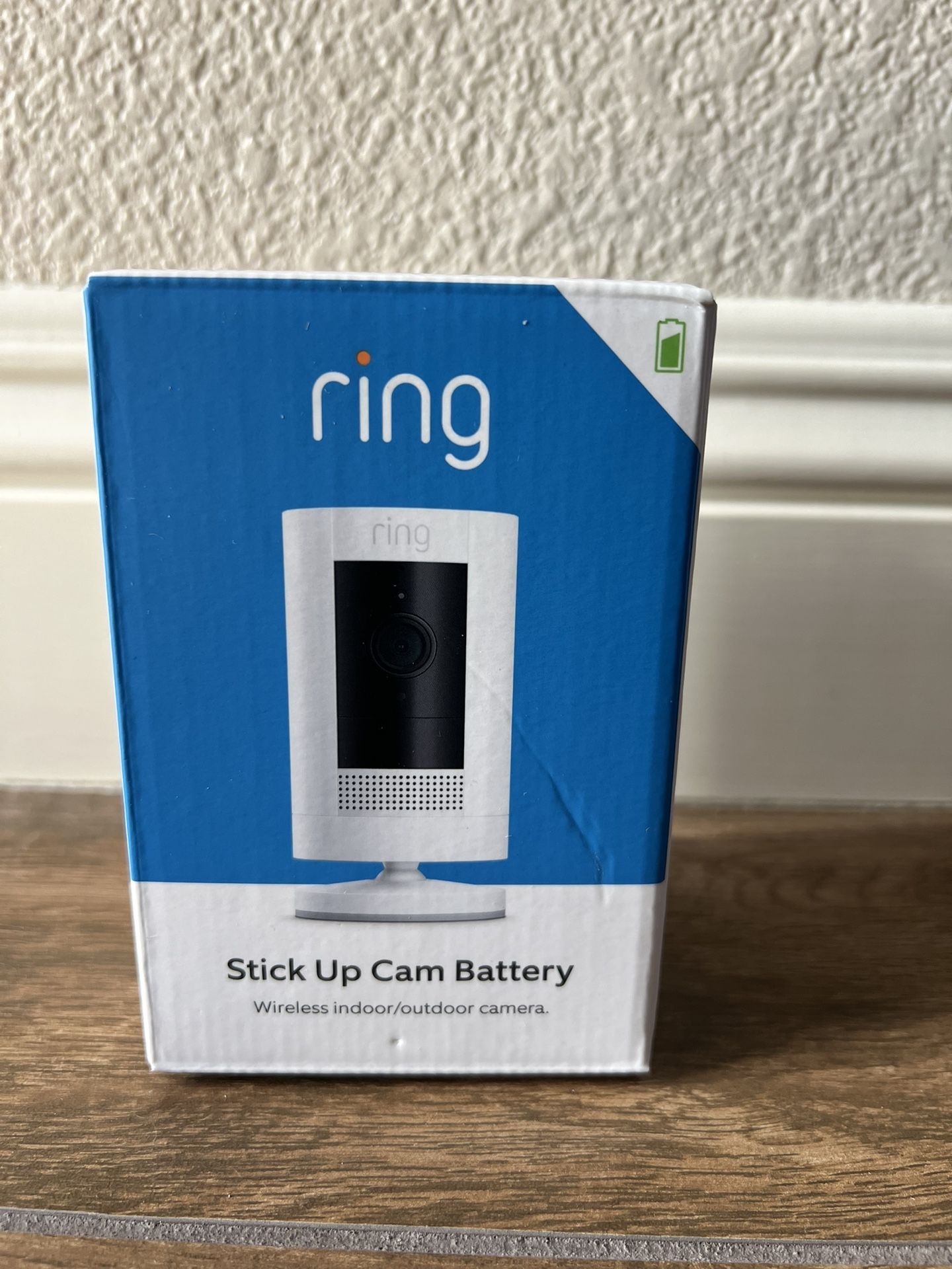 Ring Outdoor Cam (Stick Up Cam) Indoor/Outdoor Wire Free 1080p