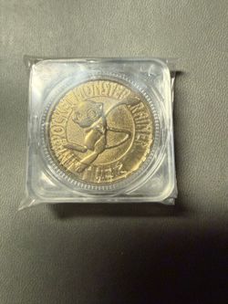 Vintage Bandai Pocket monsters Pokemon Battle Coin medal Gold Mew