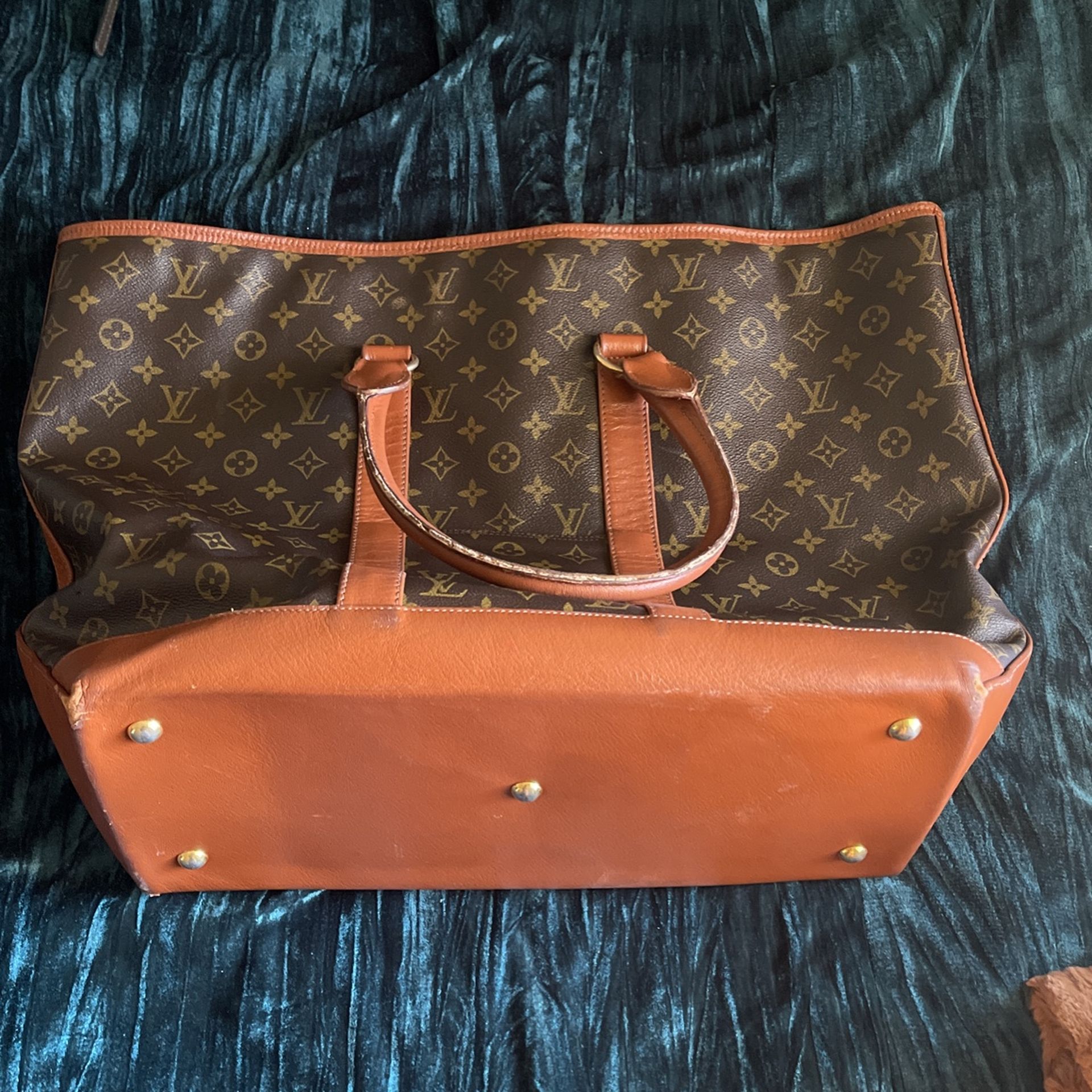 Authentic Louis Vuitton. Firm $700