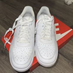 Court Visions Throw Me An Offer 