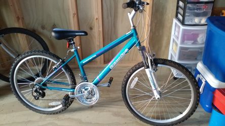 Girls 24" Roadmaster Bike