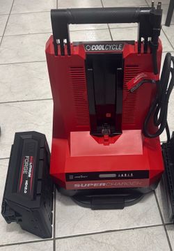 Milwaukee MX Fuel Battery And Charger