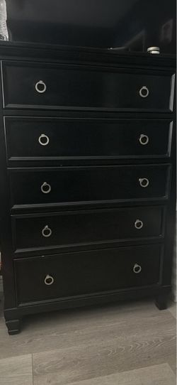 Black 5 Drawer Clothing Dresser