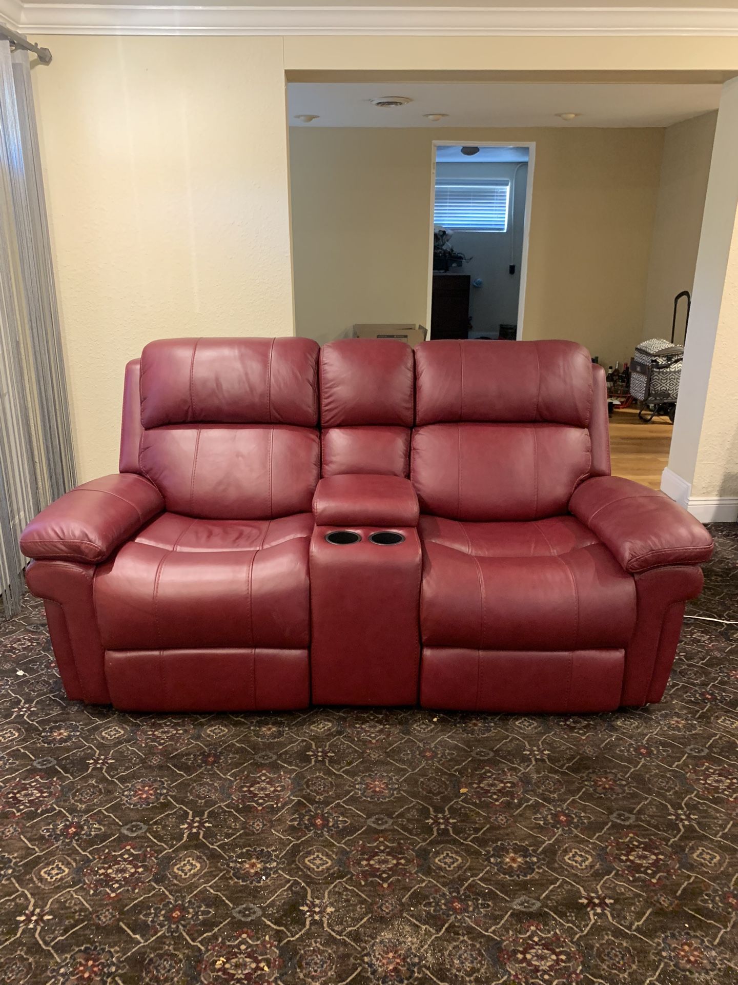 Rooms To Go Red Leather USB Electric Double Recliner Sofa Couch