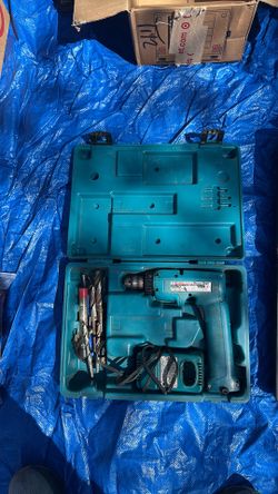 Akita cordless drill