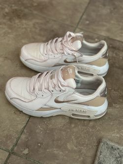 Woman’s Nike Air Max 6.5 