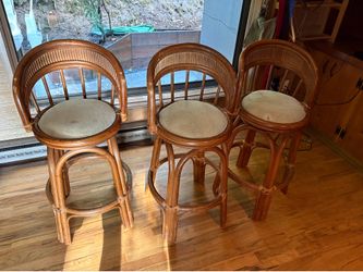 3 Bar Stools