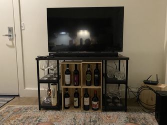 New 50 inch 4K Smart HD TV w/stand+remote+Roku