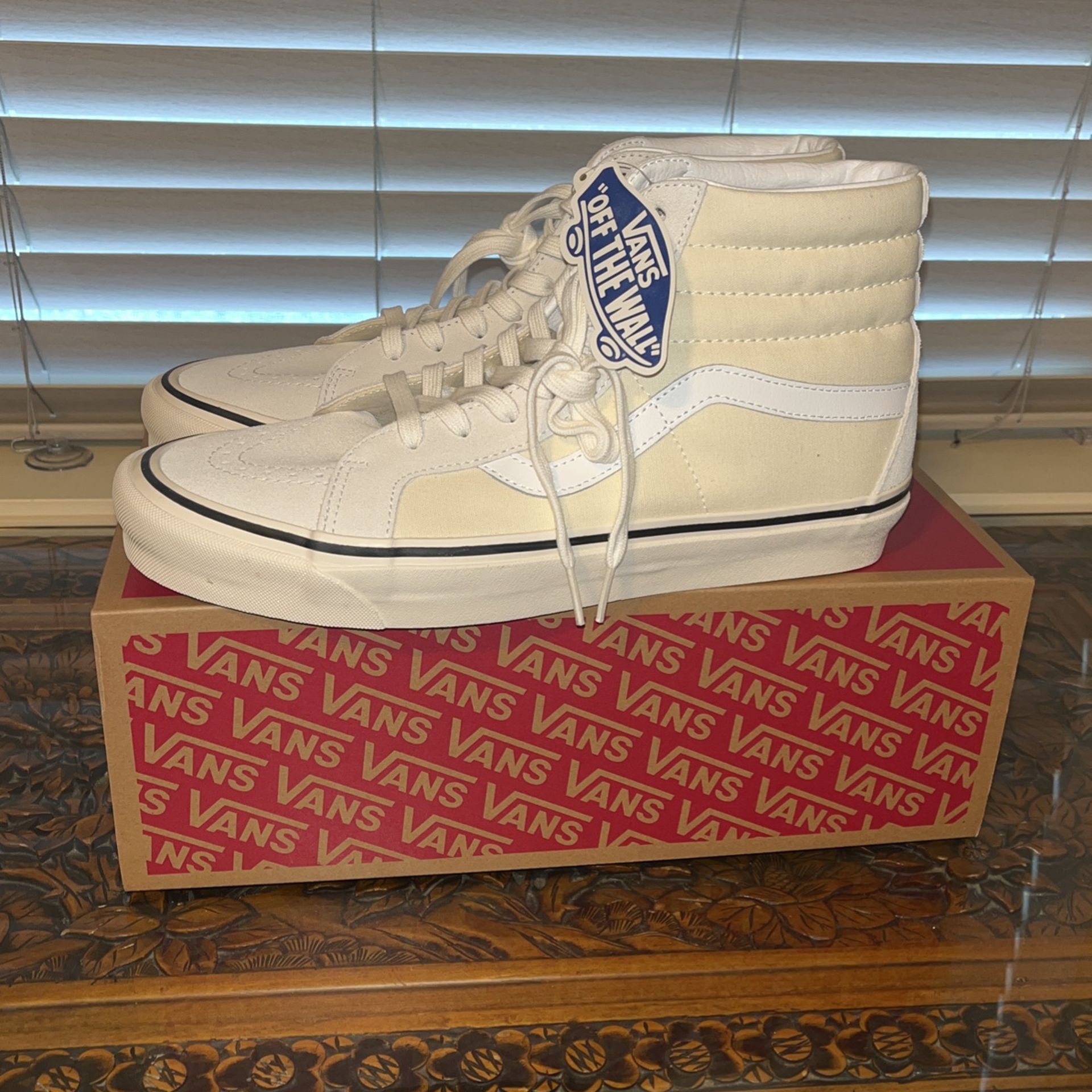 NWT Sk8-Hi Pig Suede Creme Shoes 11.5 