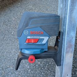 Bosch 12 V Max Connected Red-beam Crossline Laser Level Kit