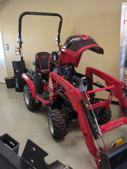 Mahindra  1100 series tractor