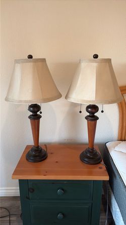 Table Lamp with Pull Chain (2)