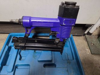 Staple gun/ nailer