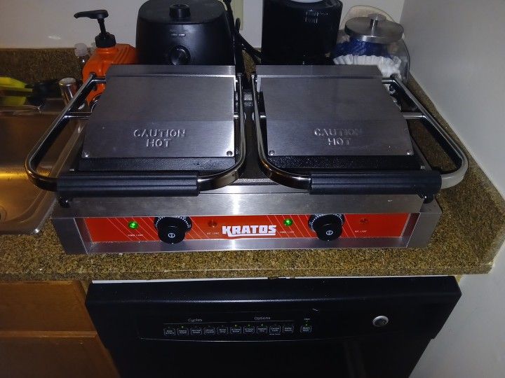 Kratos Grill With 2 Clam Shell