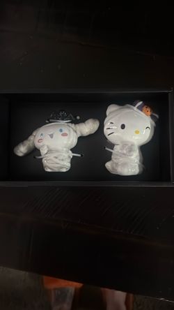 Hello Kitty Halloween Salt And Pepper Set