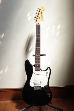 Squier cyclone guitar, black