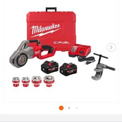 Milwaukee M18 FUEL One-Key Cordless Brushless Compact Pipe Threader Kit W/(2) 8.0Ah Batteries, 1/2 in. - 1-1/4 in. Aluminum Dies